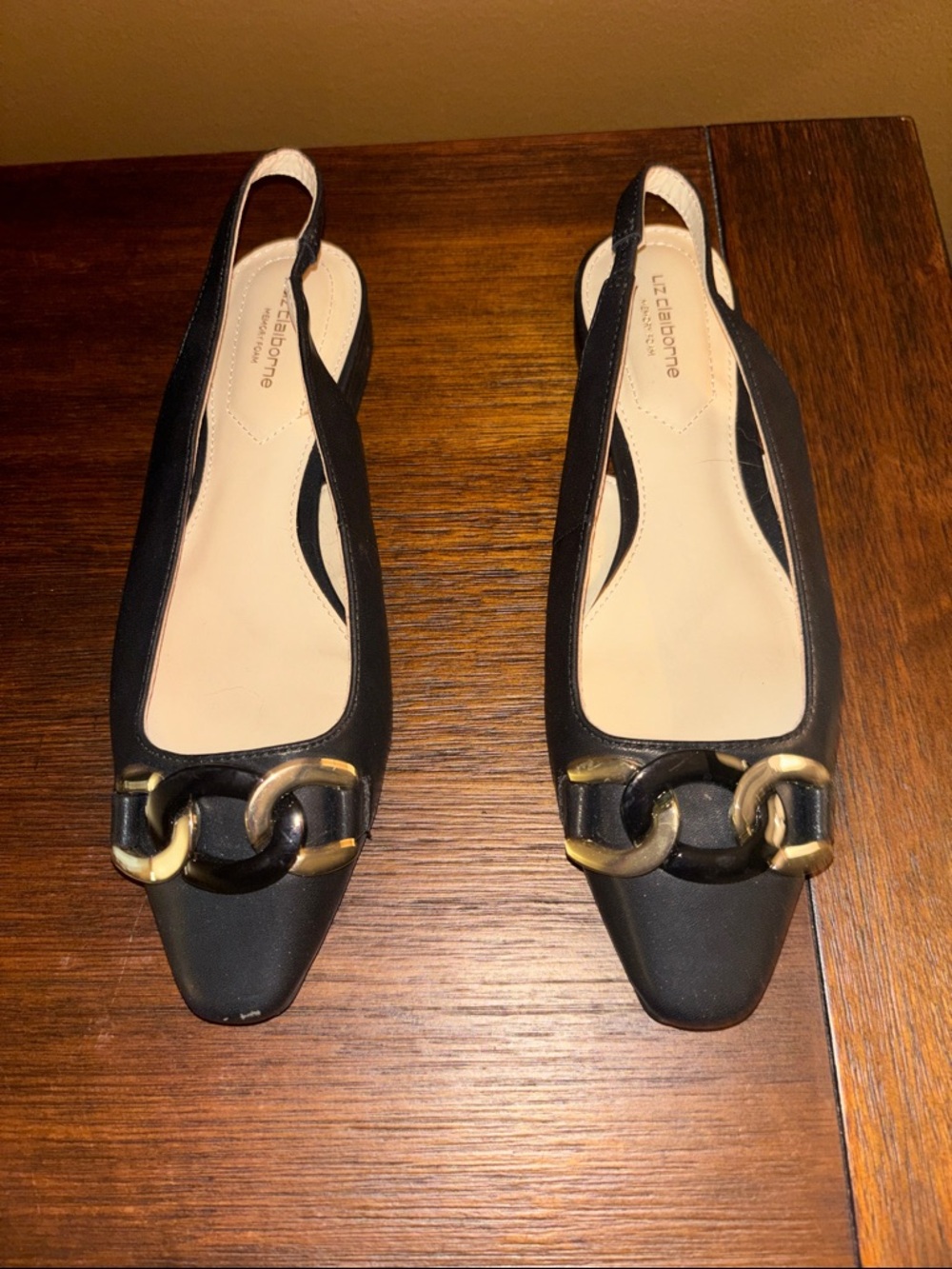 Liz Claiborne Black Pointed Slingback Flats with Gold Chain Detail
